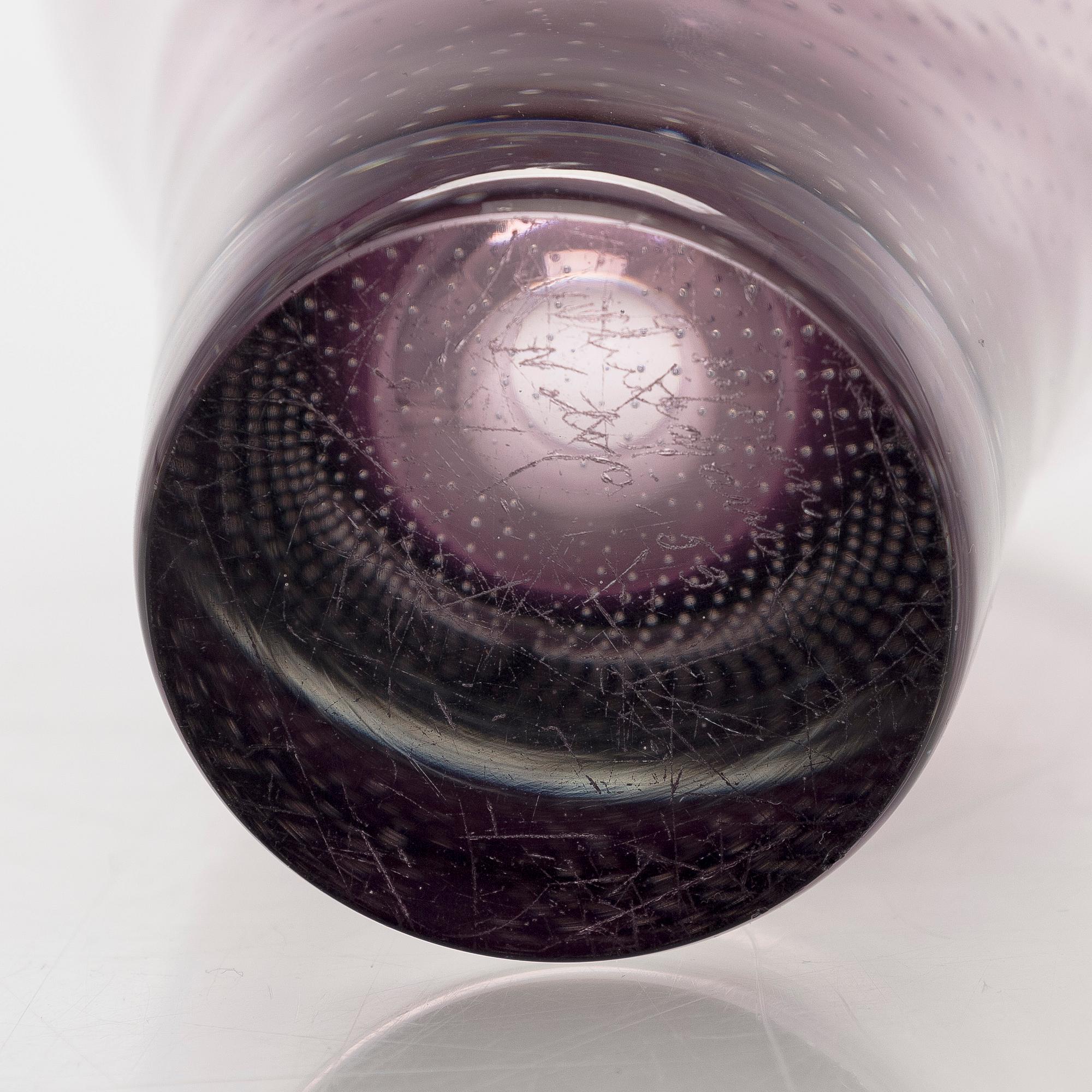 Gunnel Nyman, vas, modell "GN 12", signerad G. Nyman Nuutajärvi Notsjö -53.