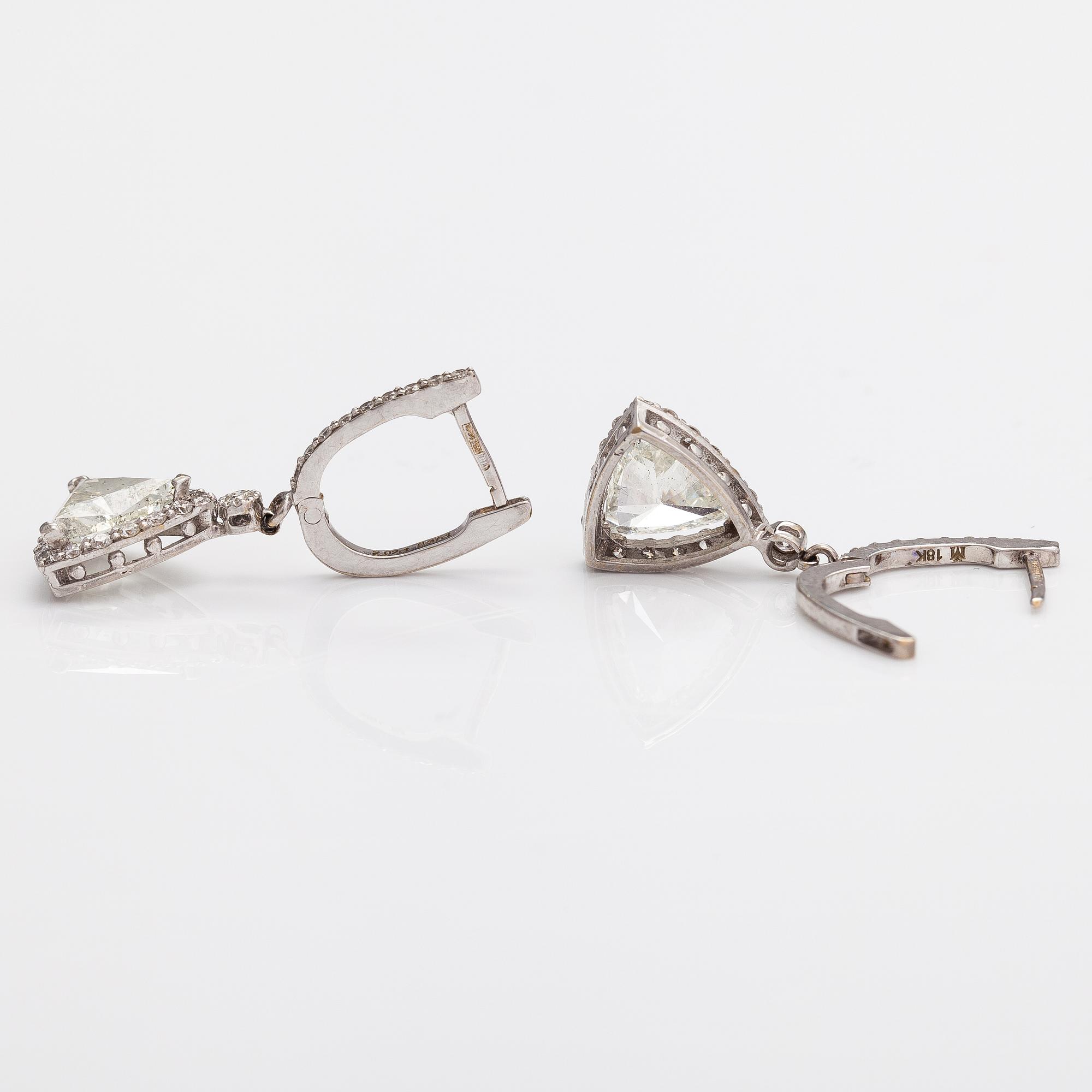 Örhängen, 18K vitguld, diamanter ca 4.76 ct tot.