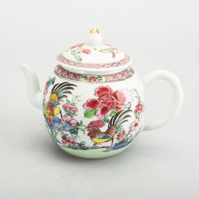 A Chinese Qianlong pocelain teapot in famille rose colours.