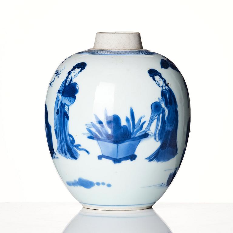 A blue and white tea caddy, Qing dynasty, Kangxi (1662-1722).