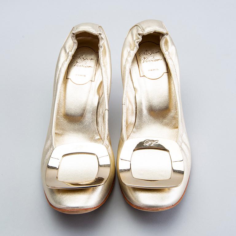 Tods`s och Roger Vivier, skor 2 par 37-37,5 enligt märkning.