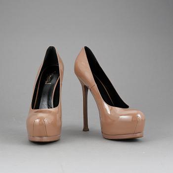 PUMPS, Yves Saint Laurent.