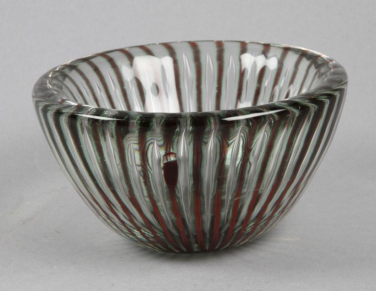 SKÅL, glas,  Edvin Öhrström, Orrefors. Ariel. Sign o numrerad 1760 E.