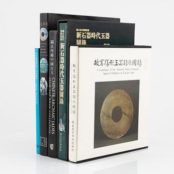 Five books about the topic chinese jades.