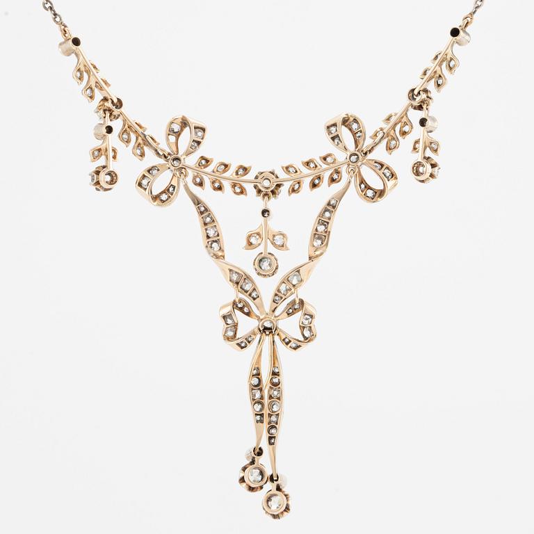 A necklace 14K gold and silver with old-cut diamonds.