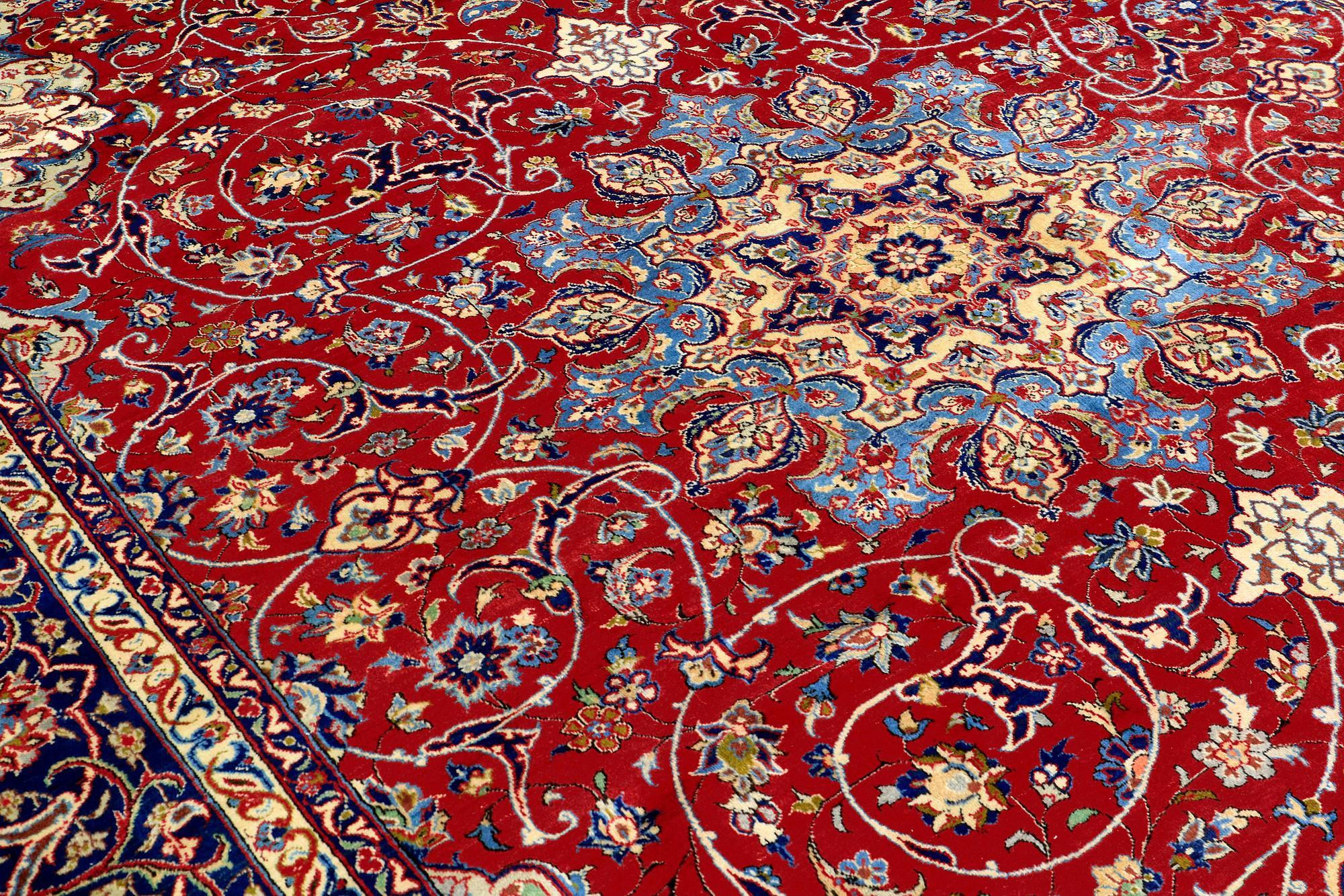 MATTA, Isfahan/Najafabad, ca 441 x 317 cm.