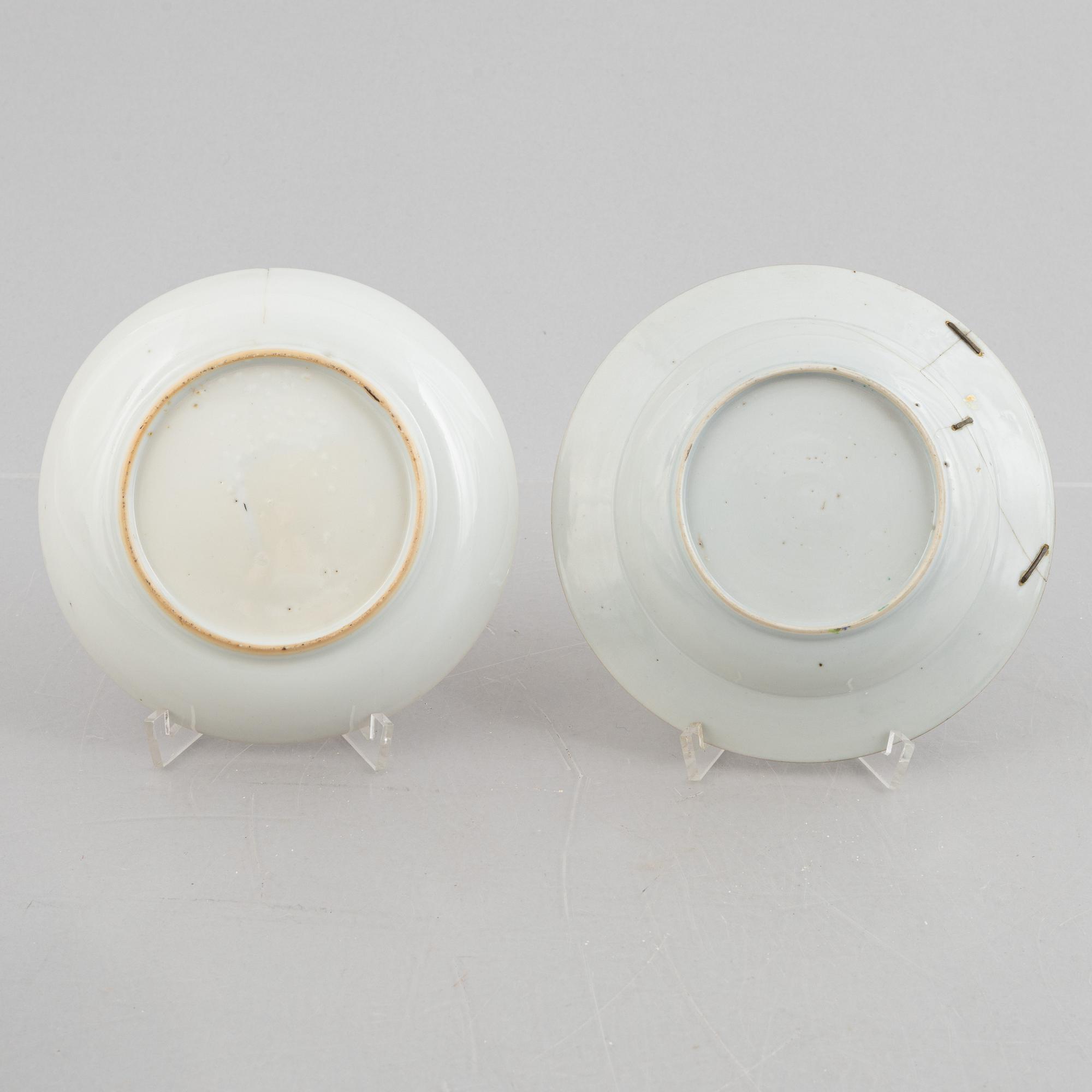 A set of five famille rose dishes, and two small dishes, Qing dynasty, Qianlong (1736-95).