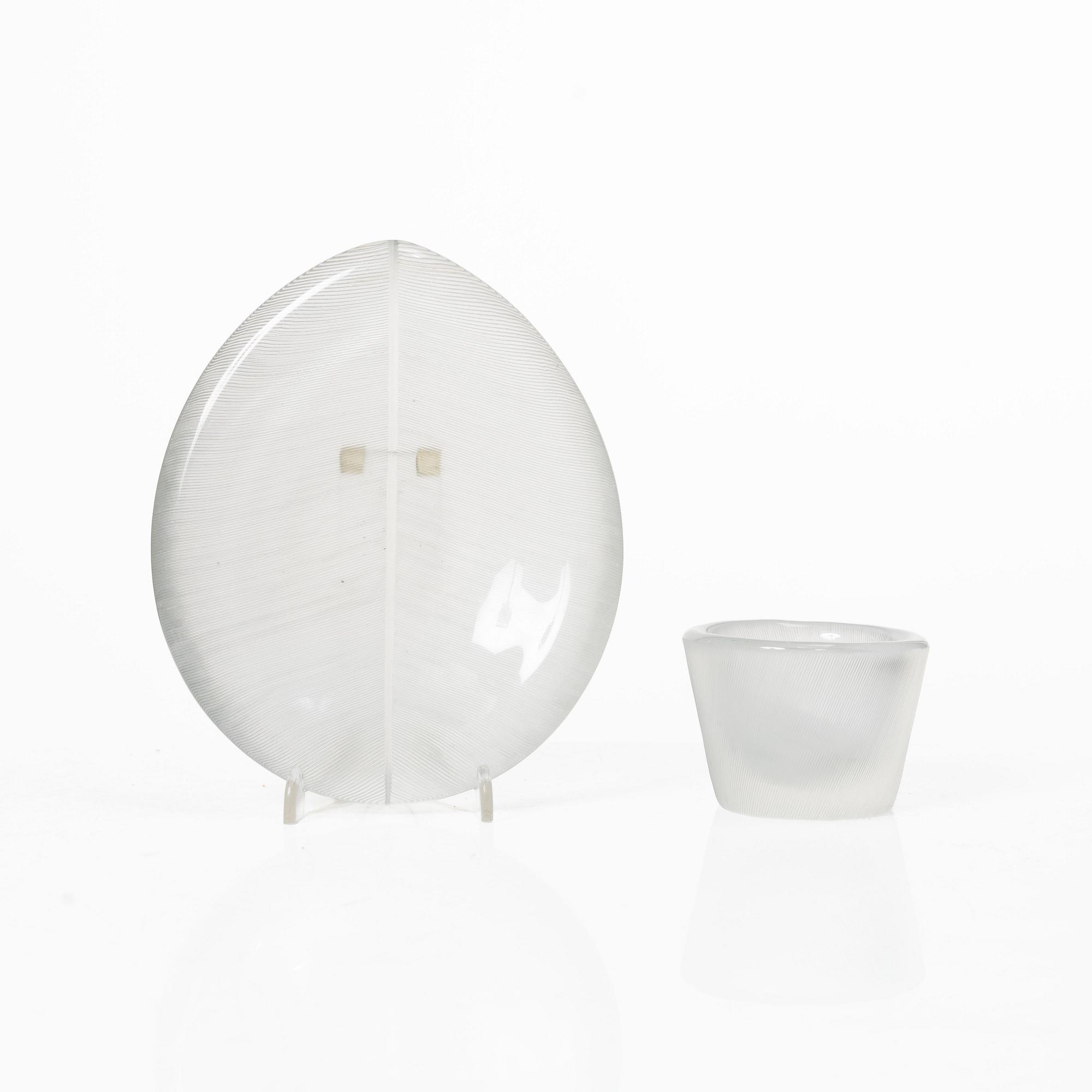 Tapio Wirkkala, Plate, “Lehti”, and bowl, Iittala.