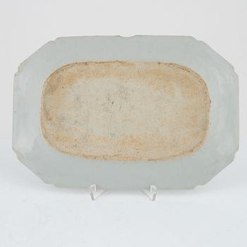 Two Chinese porcelain chargers and a sauceboat, Qing dynasty, Qianlong (1736-95).