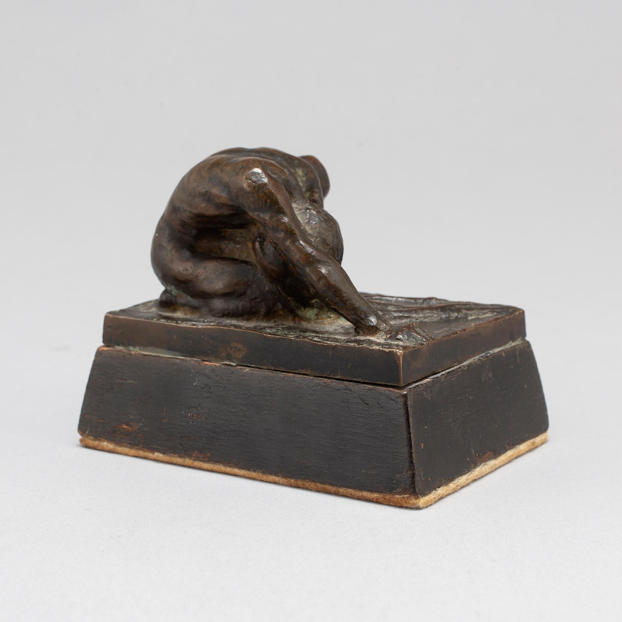 IVAR JOHNSSON, Sculpture. Bronze, unsigned. Height 4.5 cm, length 9 cm.