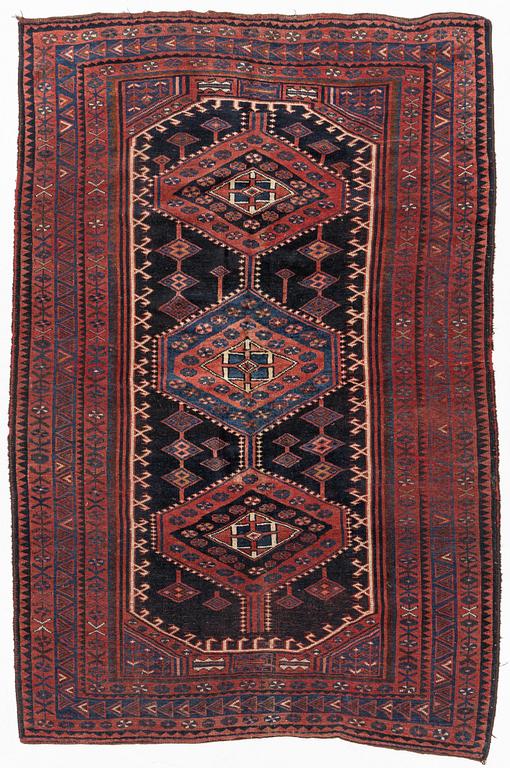 Carpet, Kurdish, circa 265 x 172-175 cm.