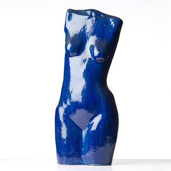 Ulla & Gustav Kraitz, a stoneware sculpture of a female torso, Fogdarp, Förslöv, Sweden. 2014.