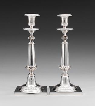 427. LJUSSTAKAR, ett par, silver. Berlin 1800-tal.