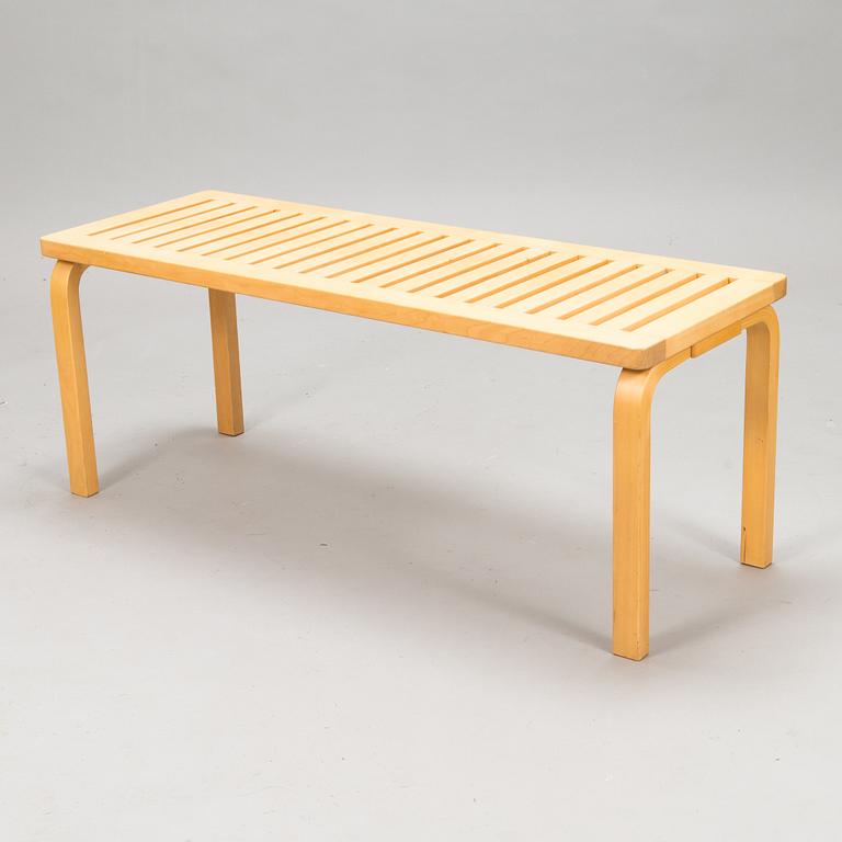 Alvar Aalto, A late 20th century '153A' bench for Artek.