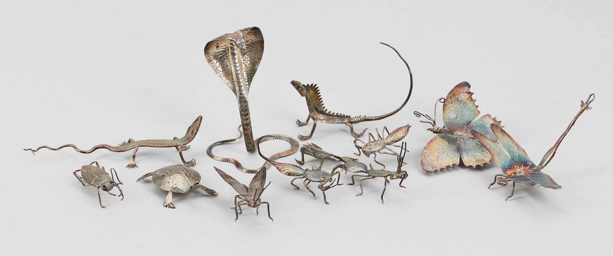 FIGURINER, 12 st, silver, ej stämplade, 1900-tal. Totalvikt 73 g.