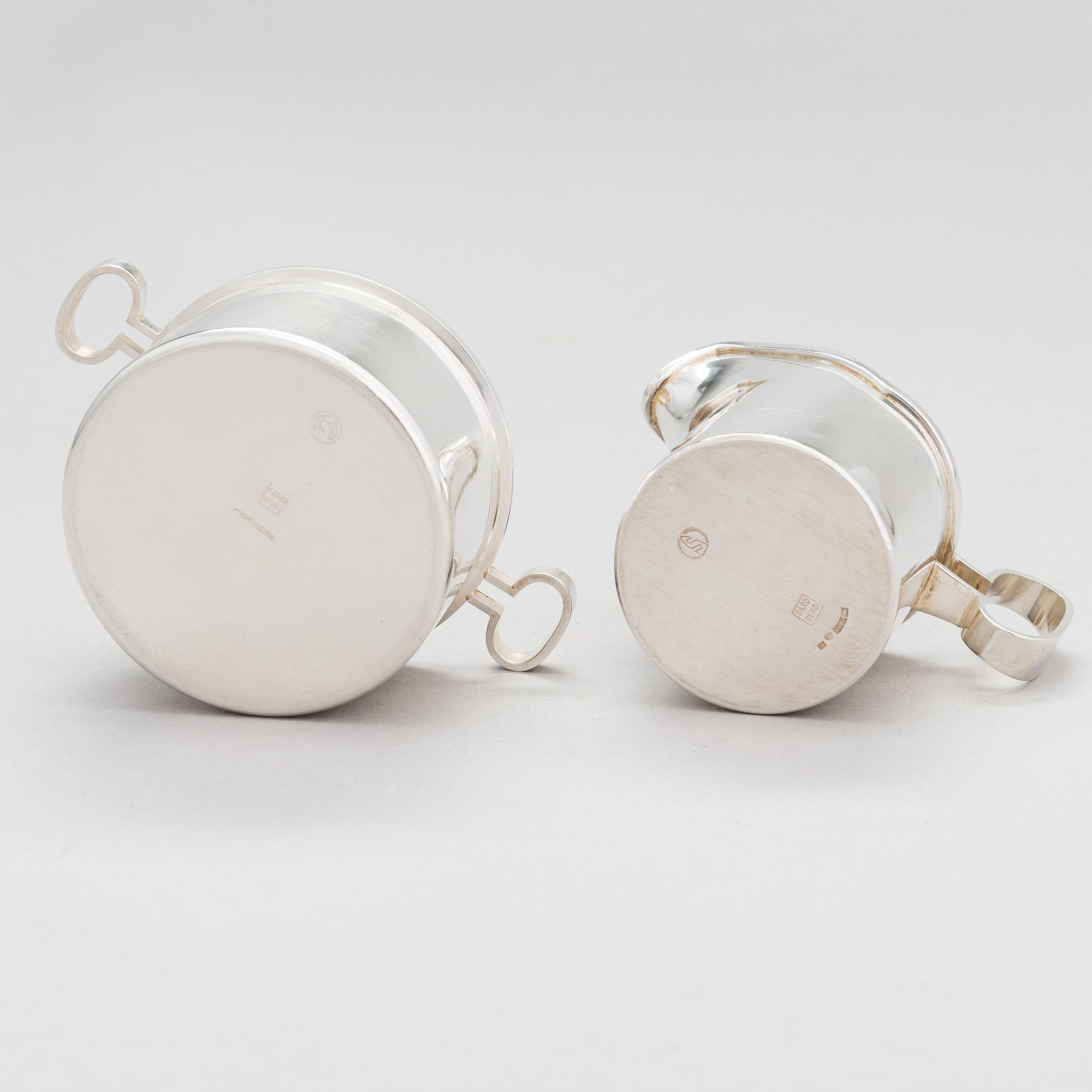 Bertel Gardberg, silver sugar bowl (830) and cream jug (925) for Kultateollisuus oy, Turku 1979 and 1977.