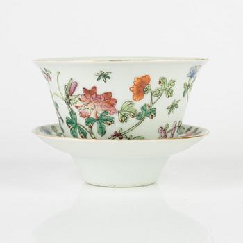 A porcelain cup with stand, late Qing dynasty, with Jiaqing mark.