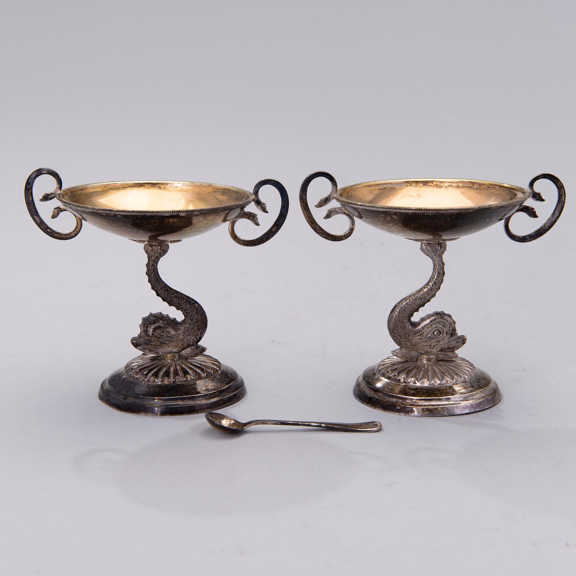 SALTKAR, ett par, silver, empire, Johan Tallberg (Lovisa 1807-1831). Vikt 192 g.