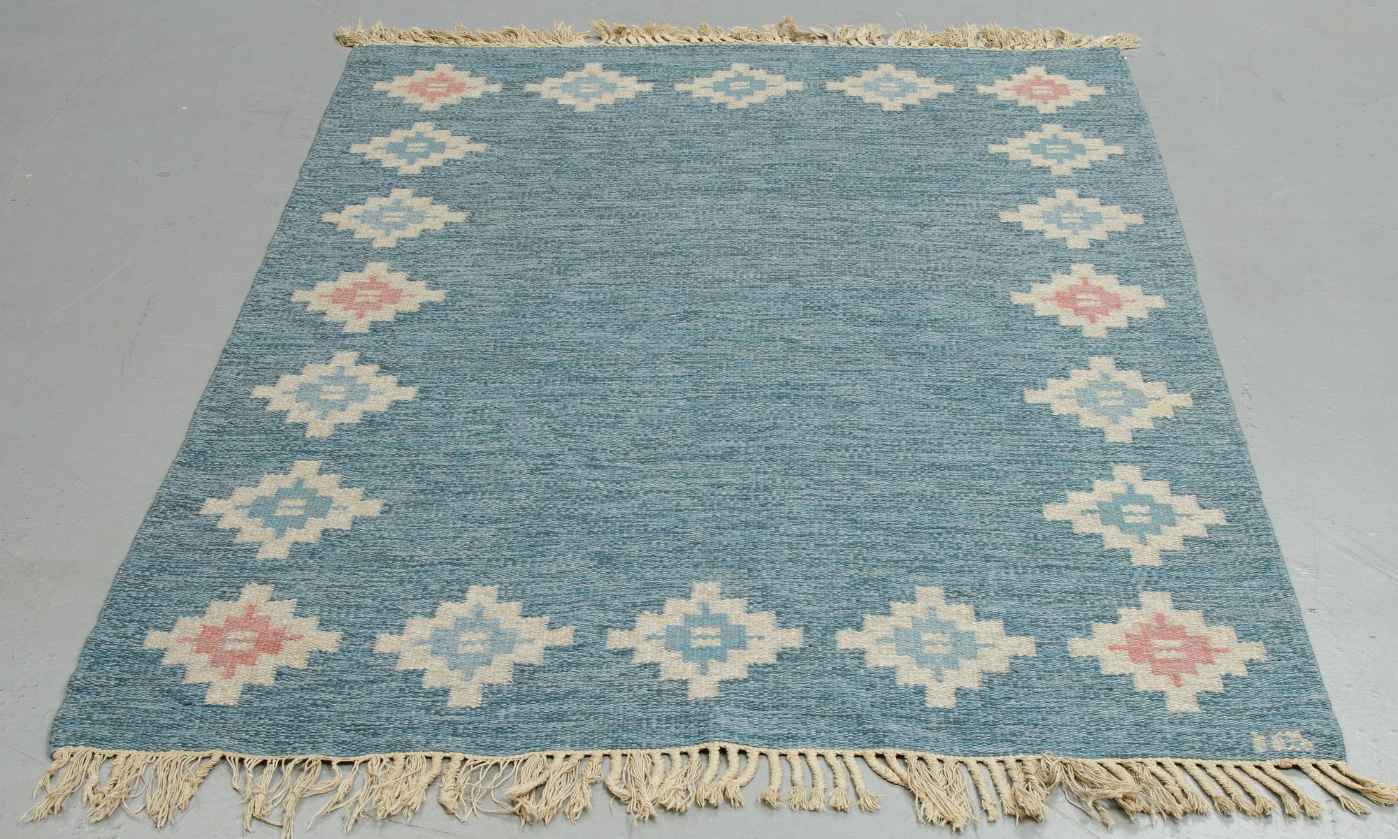 Matto, flat weave, ca 202,5-204 x 137-138 cm, signed IB.