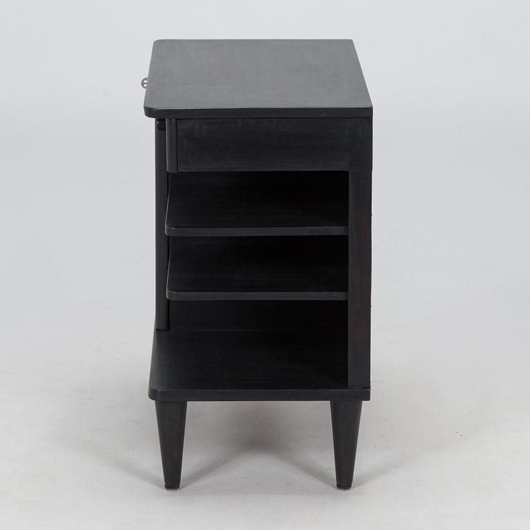 A 1950s 'Pertti' radio table, model 3205, Asko, Finland. Design year 1948.