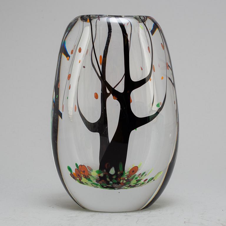 VICKE LINDSTRAND, an "Autumn" glass vase, Kosta, Sweden 1950-60's.