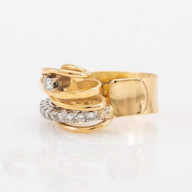 Elon Arenhill, ring, 18k guld med diamanter.