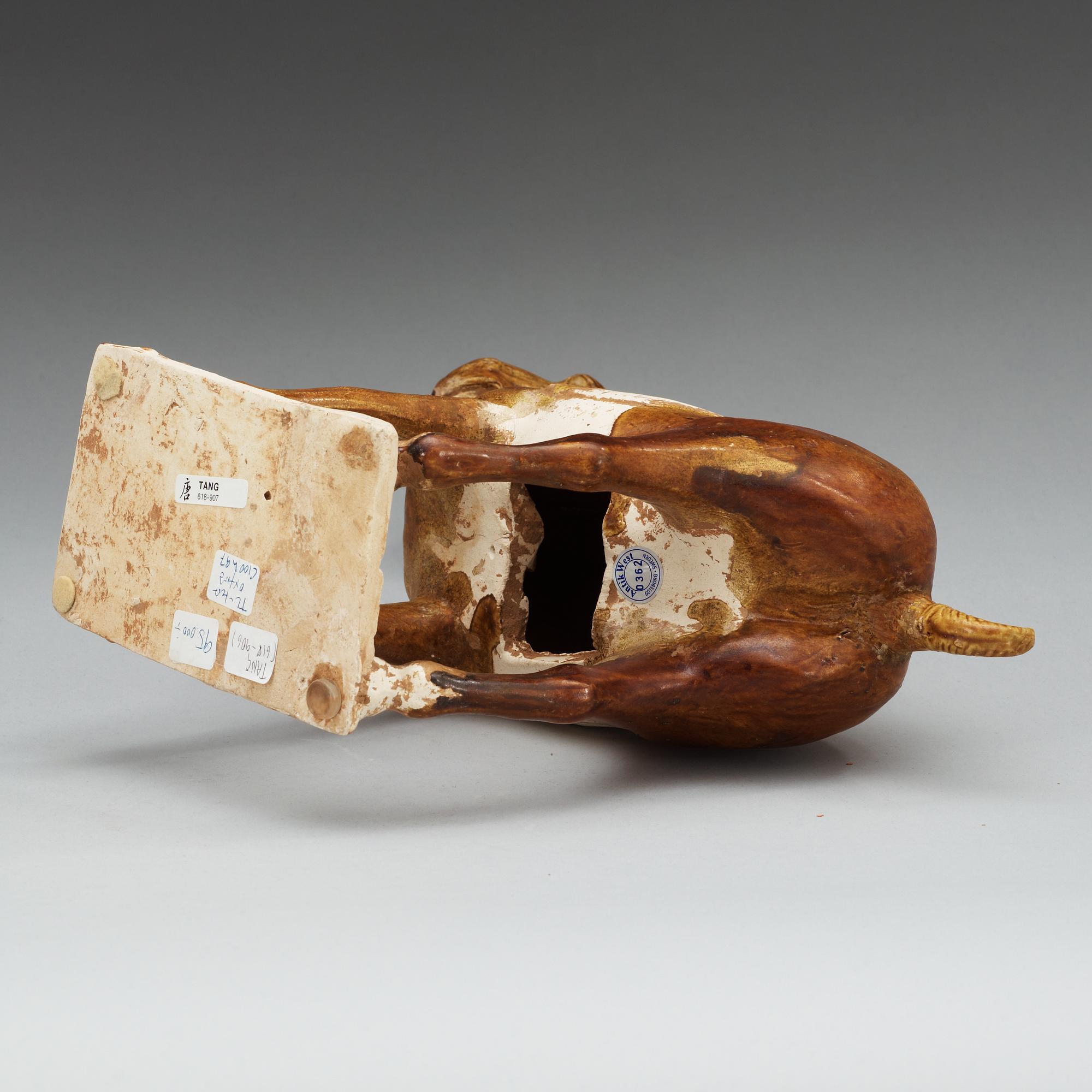 FIGURIN, lergods. Tang dynastin (618-907).
