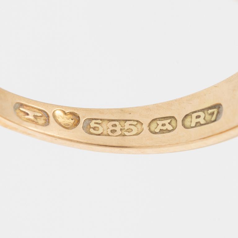 Ring 14K guld med odlade pärlor och en åttkantslipad diamant.