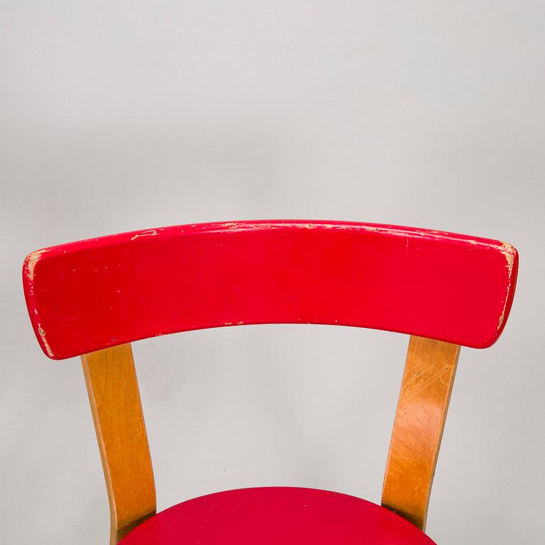 Alvar Aalto, stolar, 4 st, modell 69, för O.Y. Huonekalu- ja Rakennustyötehdas A.B. 1960-talets början.