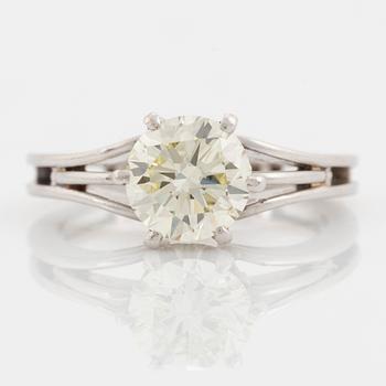 Brilliant cut diamond ring.