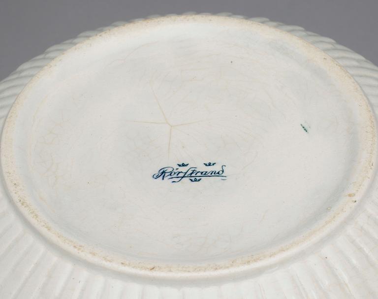 YTTERFODER, 2 st, porslin, Rörstrand resp Gustavsberg. 1900-talets början.