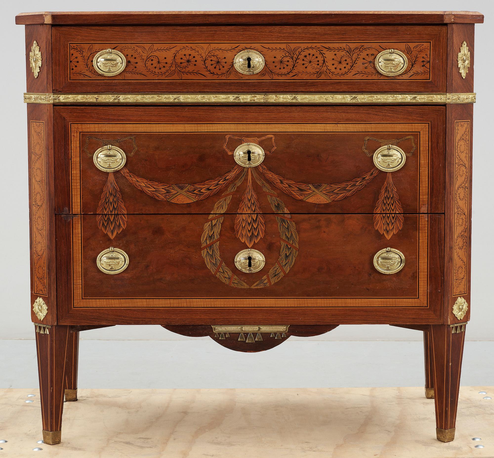 BYRÅ, gustaviansk stil, 1800-tal.