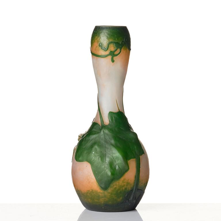 Daum Frères, an Art Nouveau soufflé glass vase, "Coloquinte en fleurs", Nancy, France, ca 1906-1907.