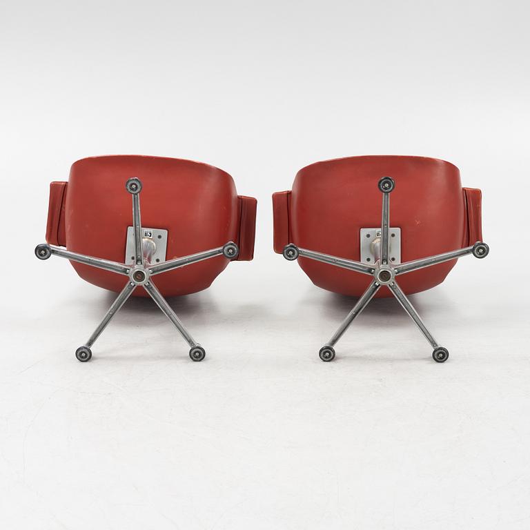 A pair of model FK 6725 armchairs by Fabricius & Kastholm for Kill International.