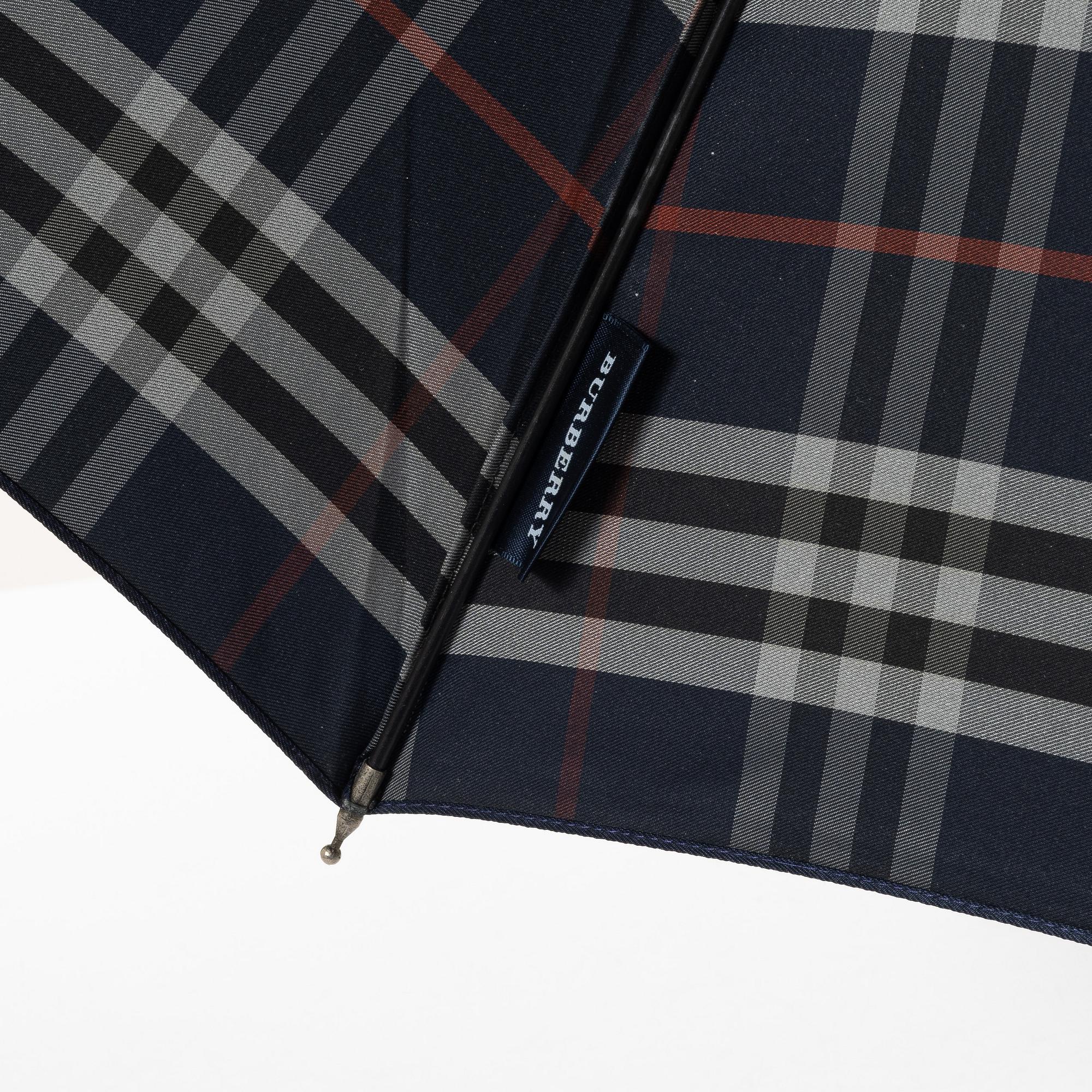 Burberry, paraply.