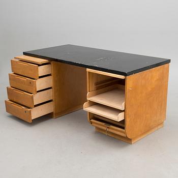 A nr 501 writing desk from the 1930s.