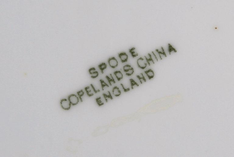 KANDELABRAR, ett par samt SKÅLAR, 3 st, porslin, Spode Copelands, England, 1900-tal.