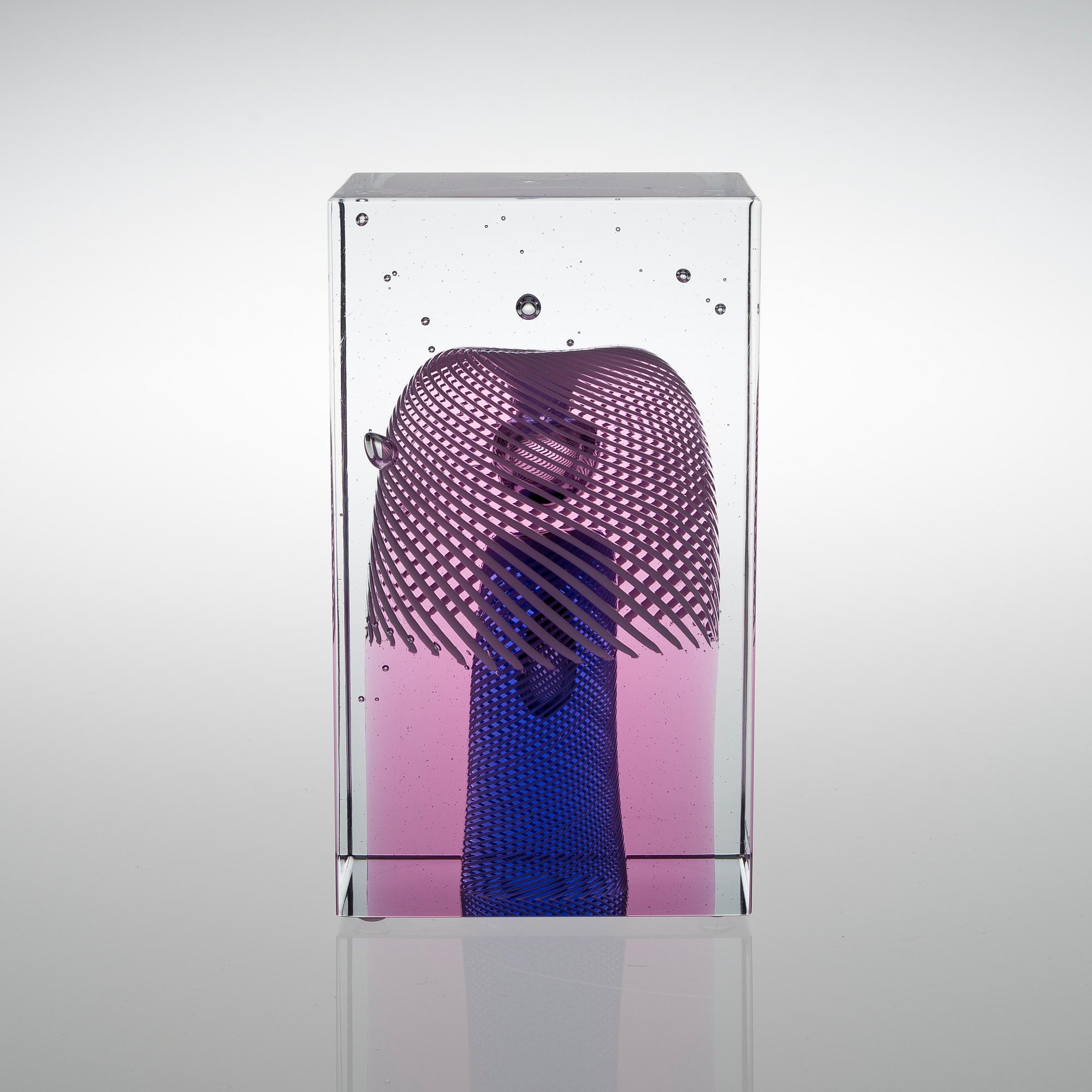 OIVA TOIKKA, A GLASS CUBE. Signed Oiva Toikka, Nuutajärvi 96/100, Kun tuomet kukkivat 2007.