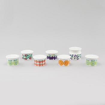 BURKAR MED LOCK, porslin, 7 delar, Arabia, 1900-talets andra hälft.