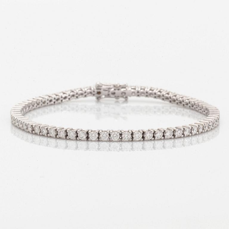 Tennisarmband med briljantslipade diamanter med certifikat HRD.