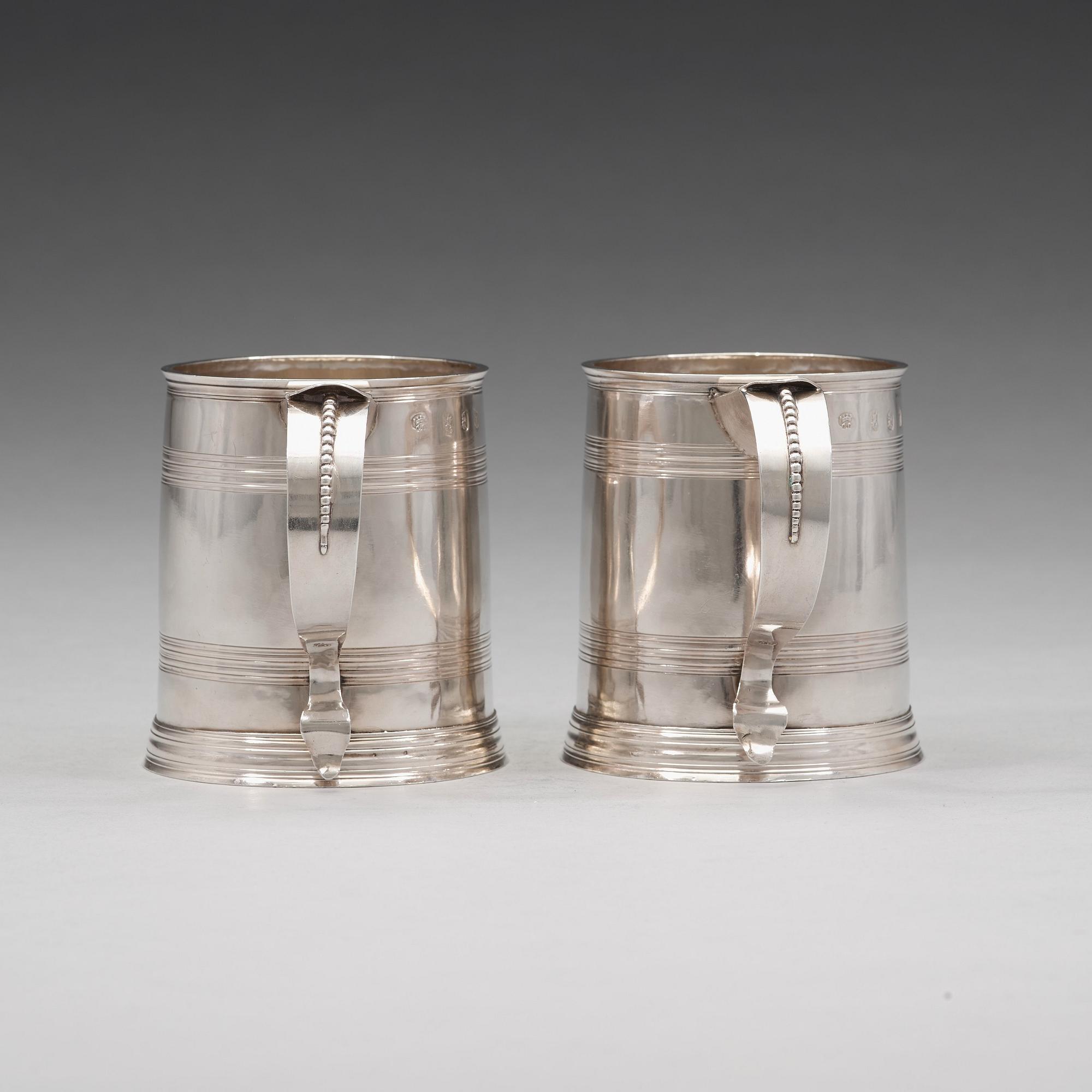 John Cory, muggar, ett par, silver, London 1704, Queen Anne.