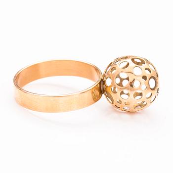 LIISA VITALI, A 14K gold ring and pendant "Leppäkerttu". Westerback, Helsinki 1973.