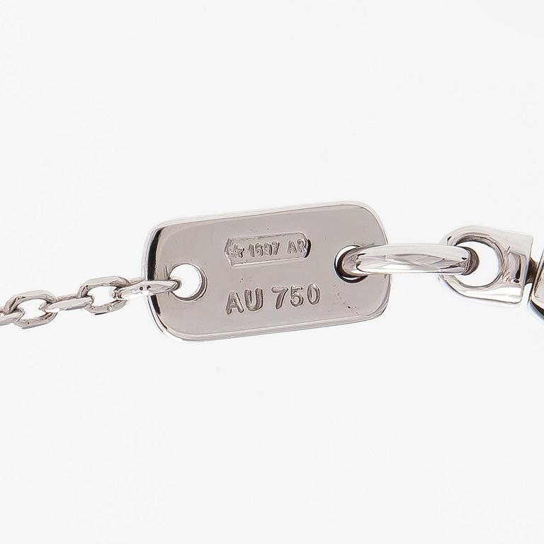 Gucci, an 18K white gold necklace with diamonds.