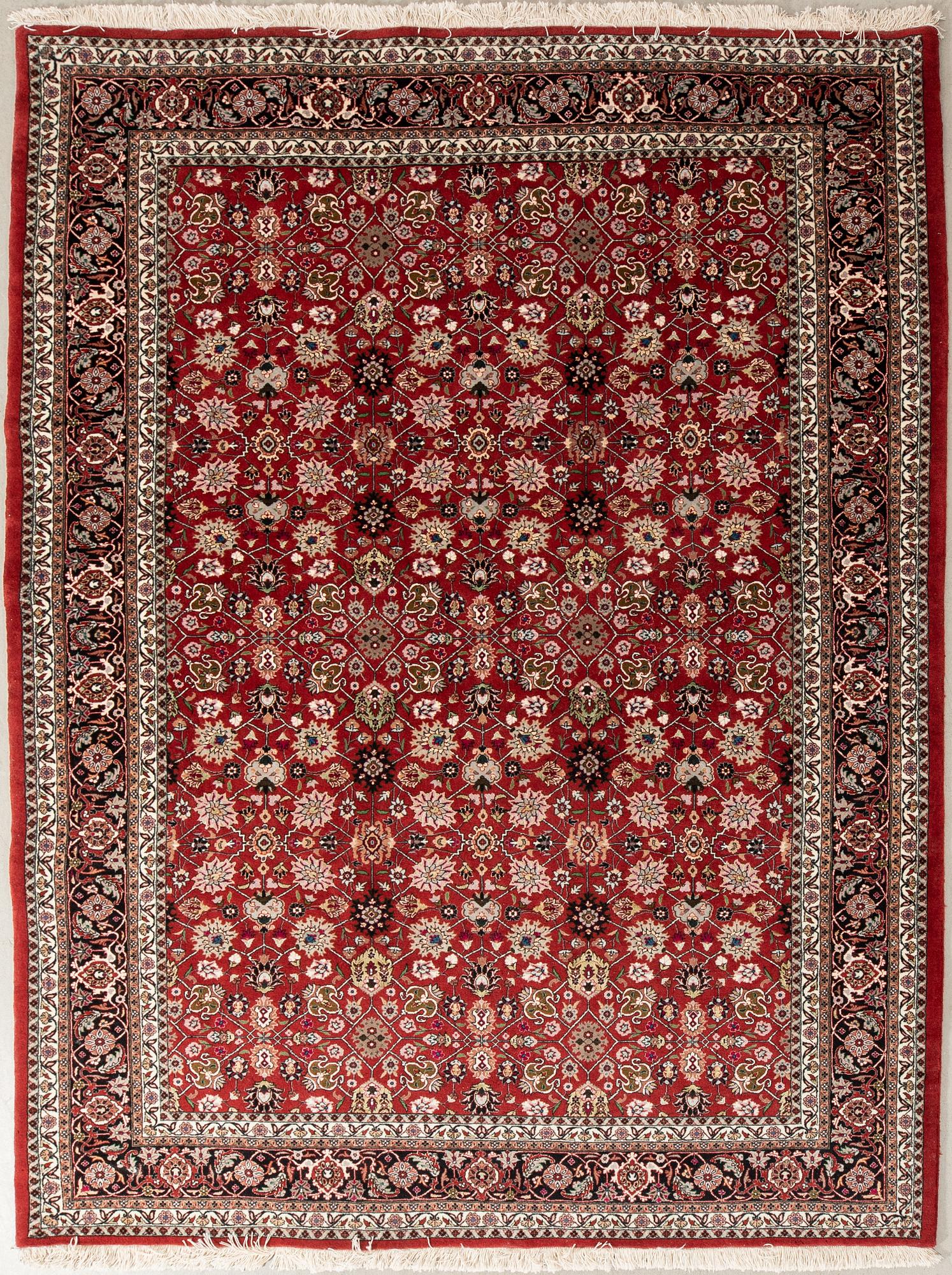 Carpet possibly Bidjar, approx. 248x174 cm.