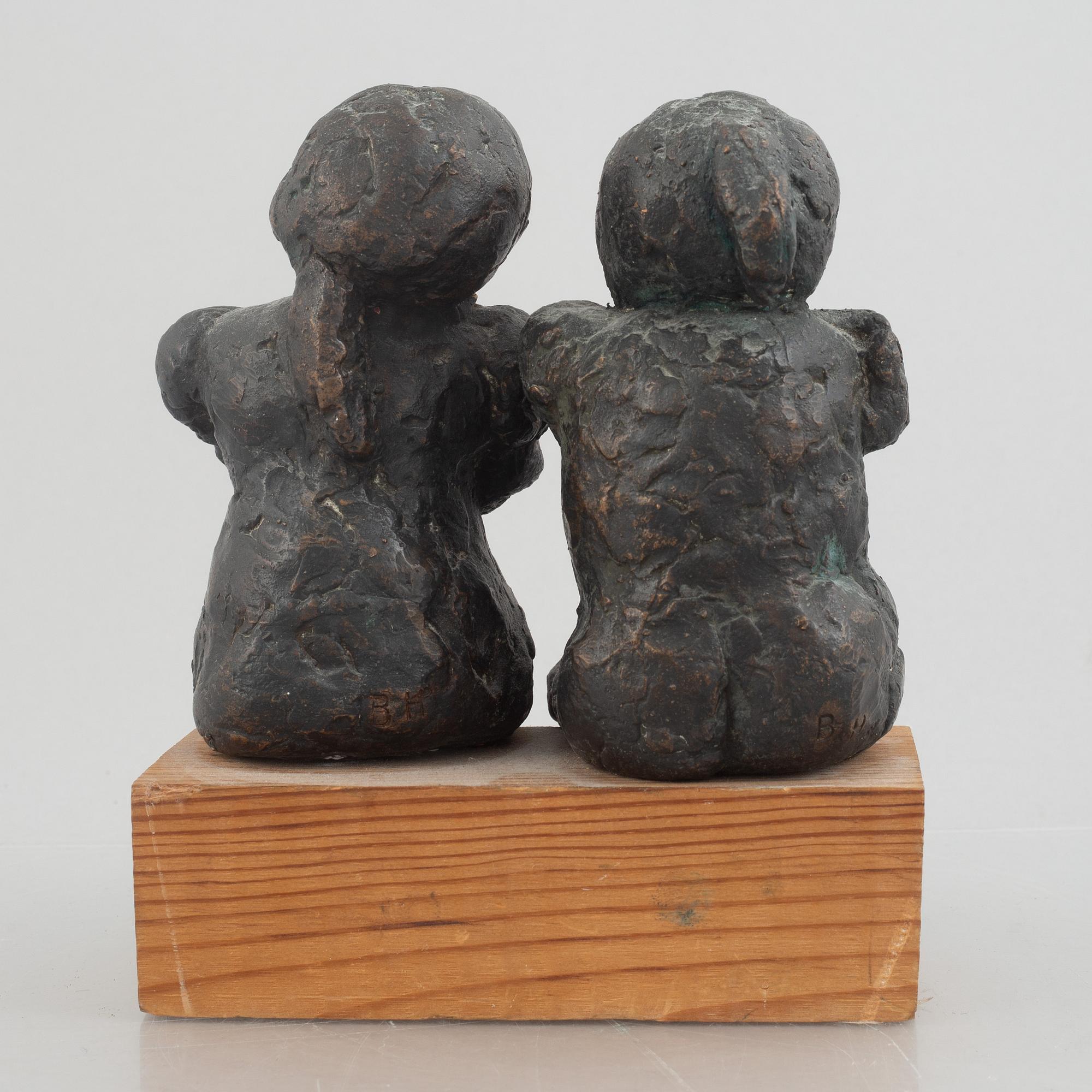 Berta Hansson, Children seated.