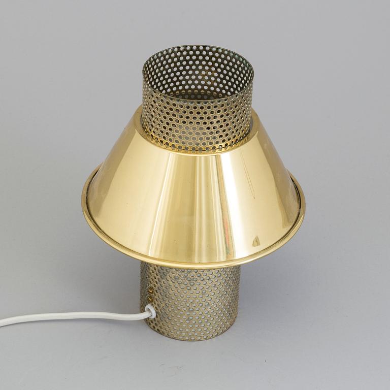 HANS-AGNE JAKOBSSON, a table lamp, brass. Signed with label. Probably 1960s / 70s.