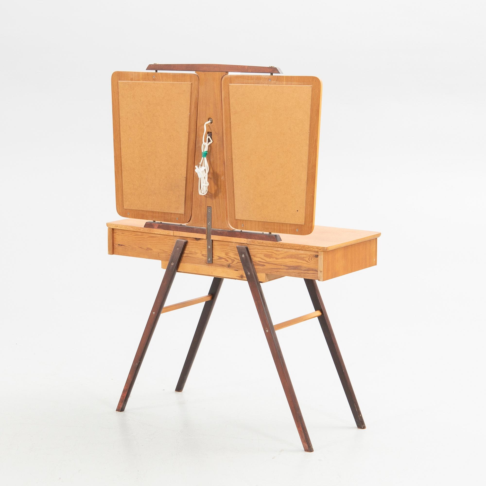 Dressing table, mid-20th century.