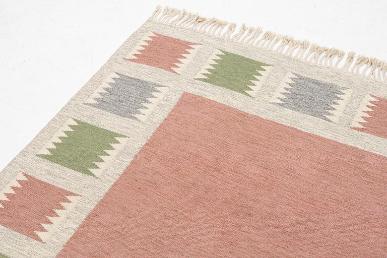 A flat weave carpet, signed BS (possibly Birgitta Södergren), c 287 x 192 cm.