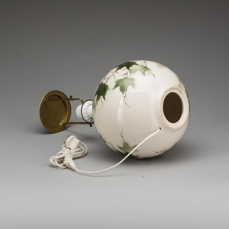 BORDSLAMPA, porslin, 1900-tal.