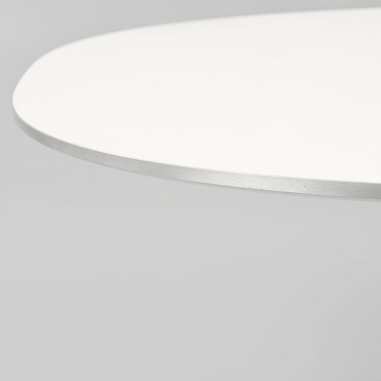 MATBORD, "Superelips", Bruno Mathsson och Piet Hein för Fritz Hansen, 1900/2000-tal.